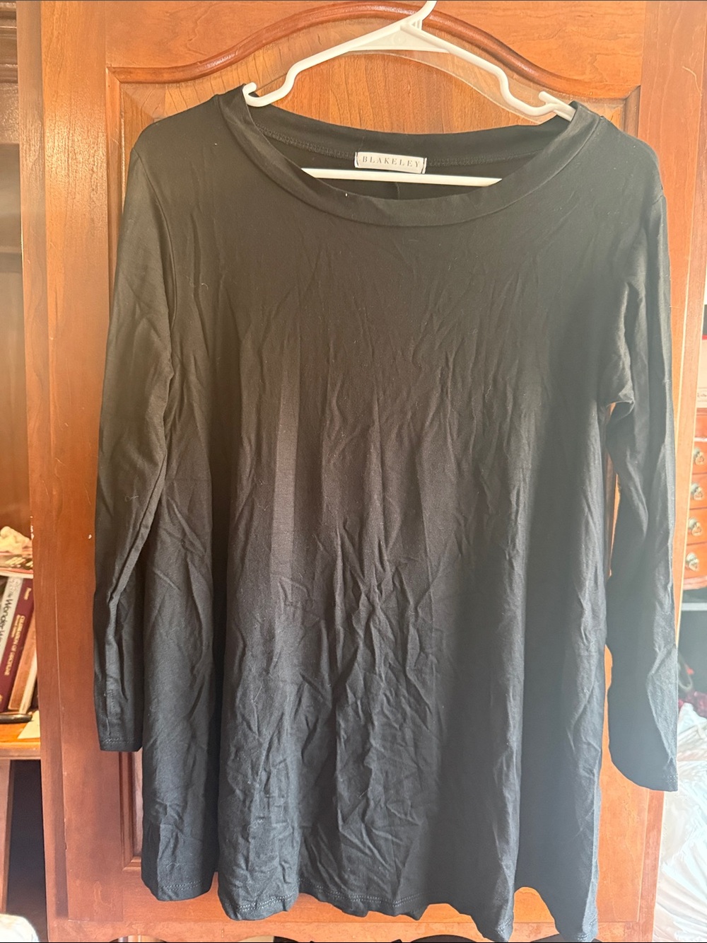 Black Long-Sleeve Women’s Tunic Top